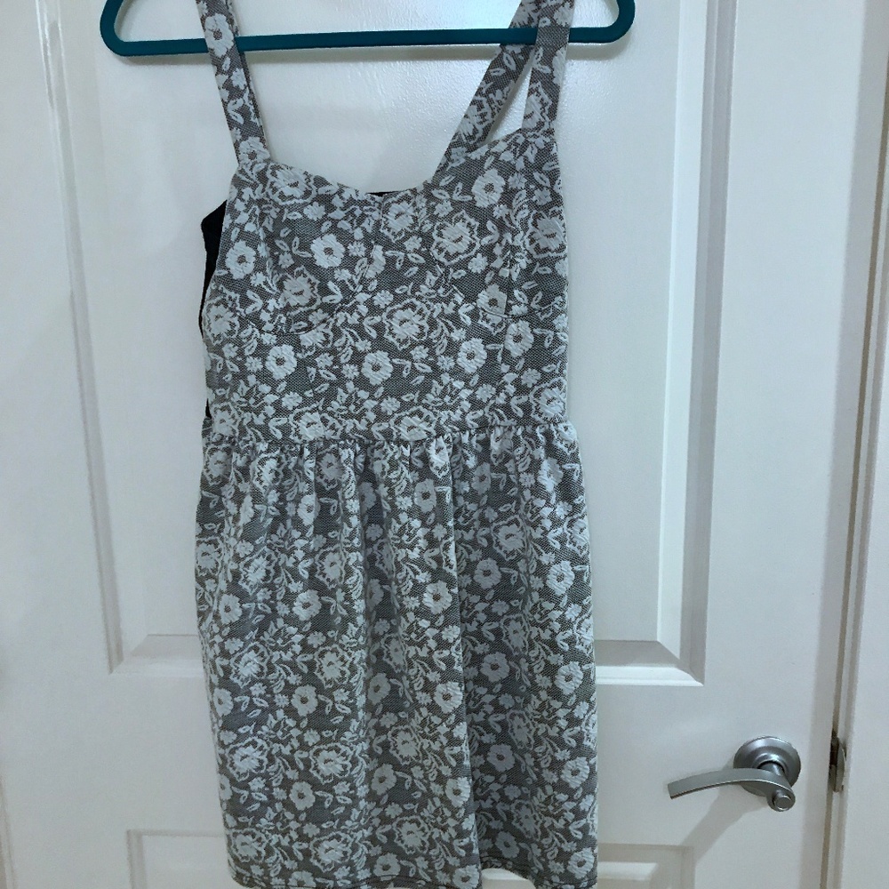 Gray and White Floral Print Dress - L - Zip Back